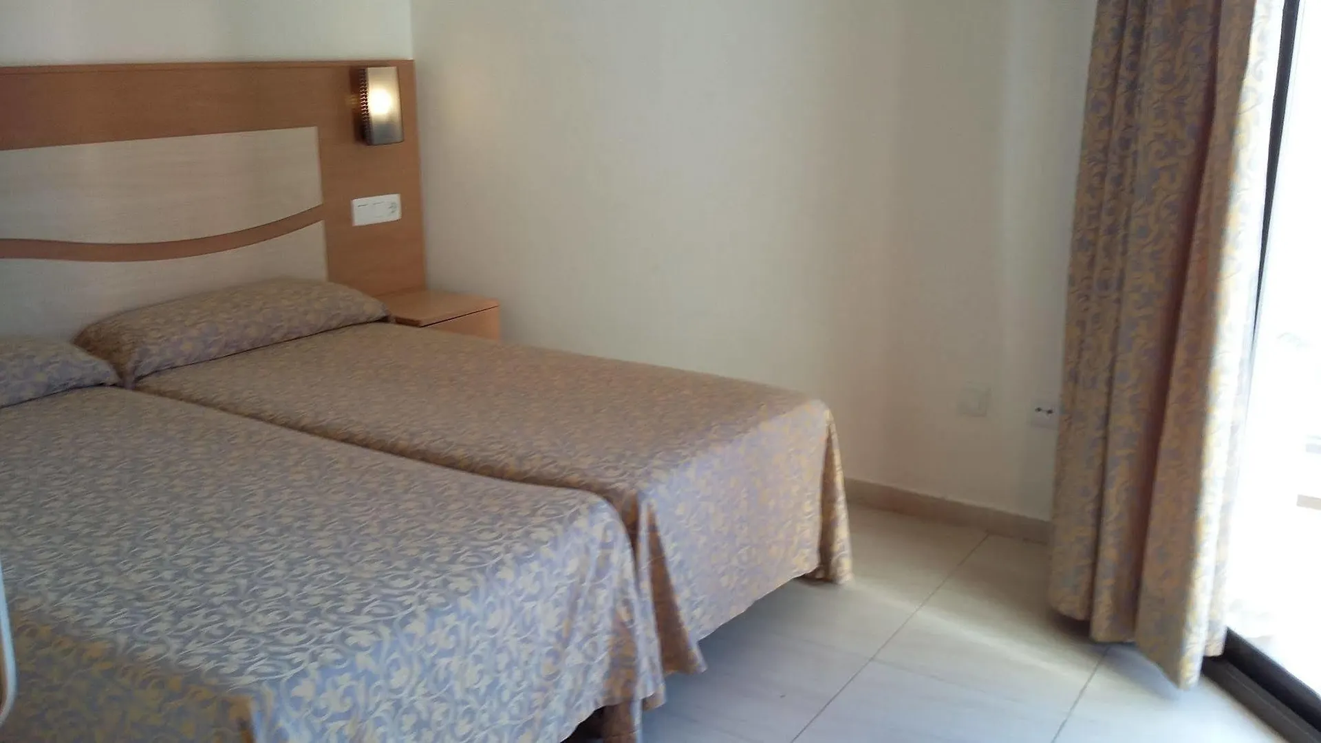 Apartamentos Selvapark Lloret de Mar 0*,  Spain